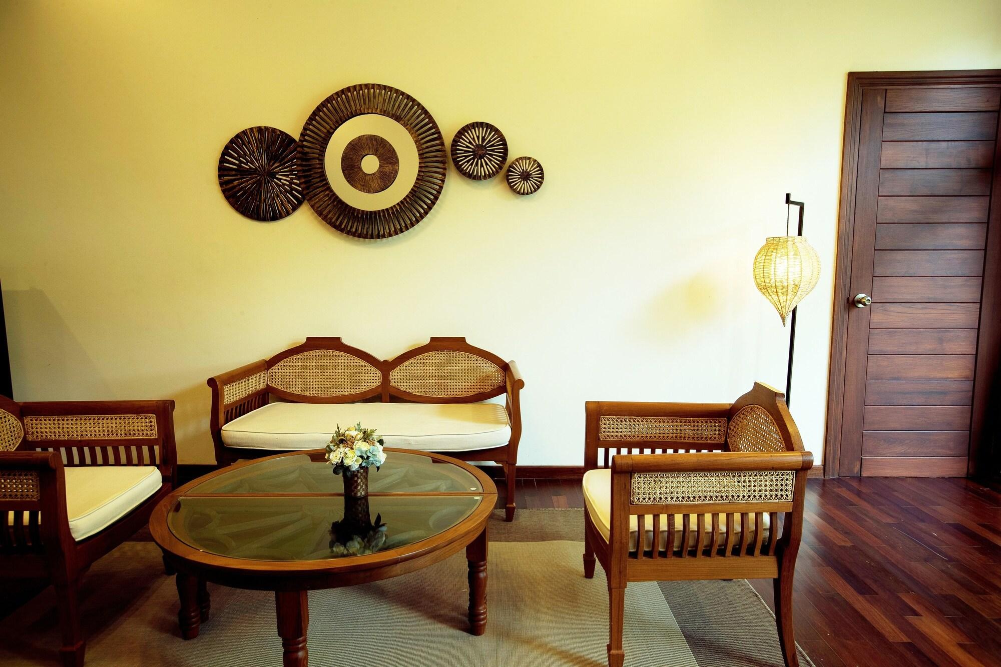Emerald Palace Hotel Naypyidaw Bagian luar foto