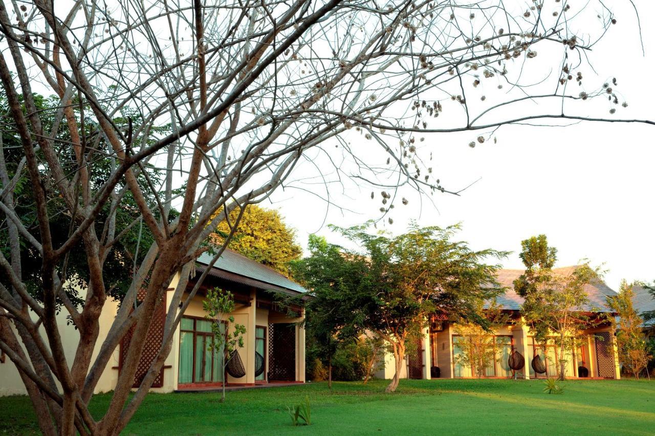 Emerald Palace Hotel Naypyidaw Bagian luar foto