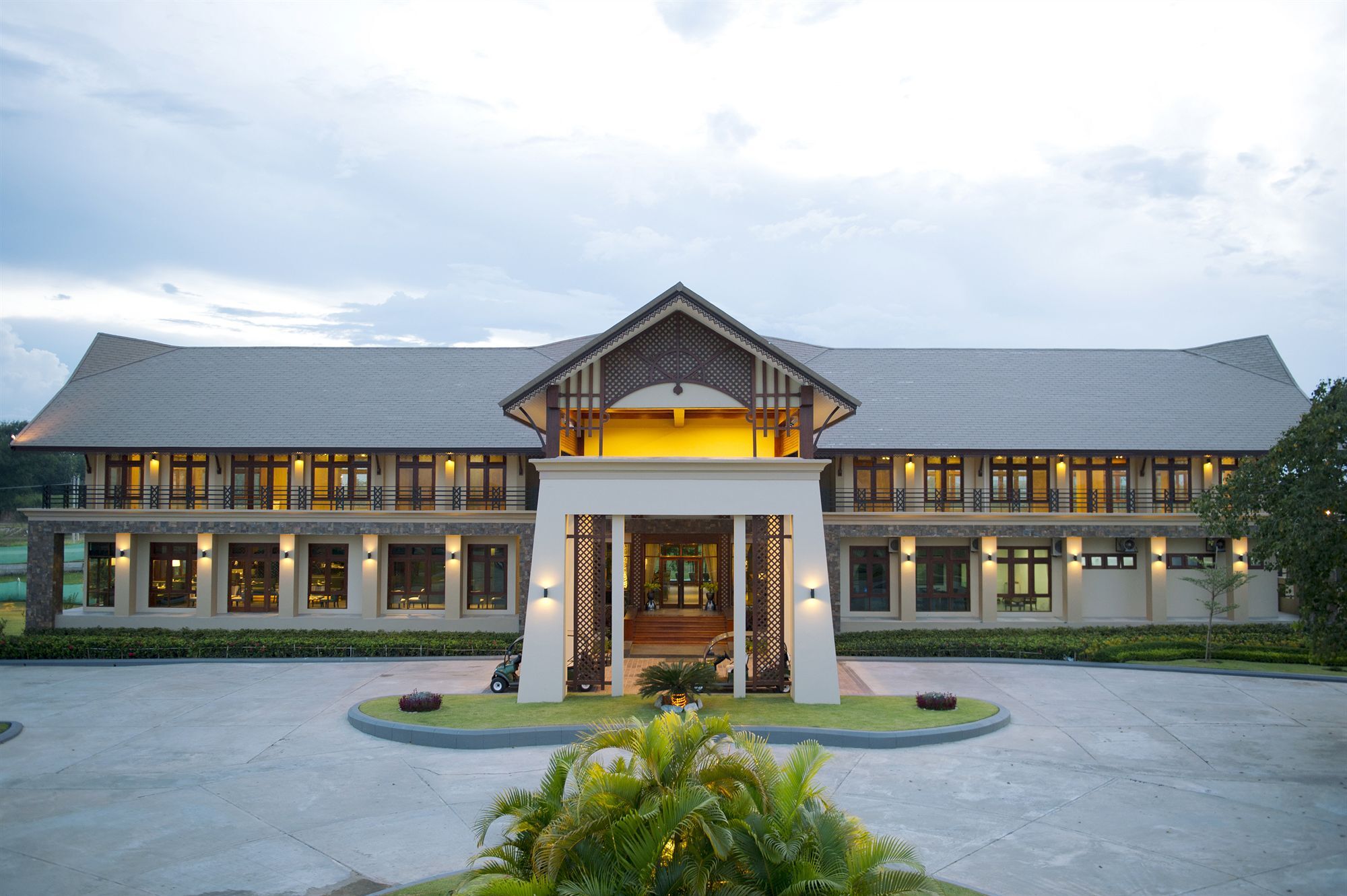 Emerald Palace Hotel Naypyidaw Bagian luar foto